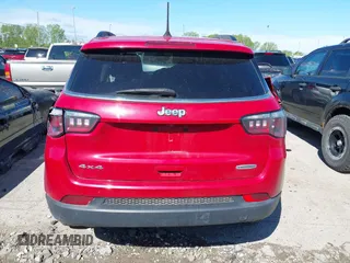 2018 Jeep Compass Latitude z VIN 3C4NJDBB6JT142740, wystawiony jako IAAI lot #42212811 z przebiegiem 81 647 mil mil oraz . Historia ofert i sprzedaży dostępna na DreamBid. Obrazek 16.