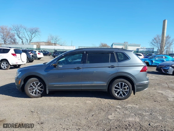 2020 Volkswagen Tiguan SE with VIN 3VV2B7AX8LM119358, listed as a IAAI auction lot 41897534 with 131,646 mi miles. Bid and sale history available at carsss.com. Image 14.