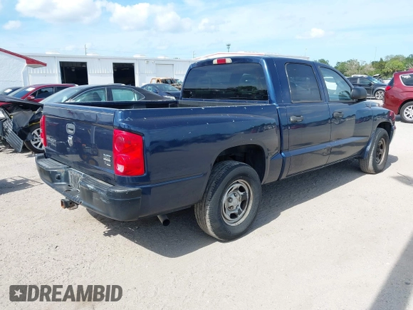 2007 Dodge Dakota ST with VIN 1D3HW28PX7S173495, listed as a IAAI auction lot 42168415 with 180,625 mi miles and . Bid and sale history available at carsss.com. Image 4.