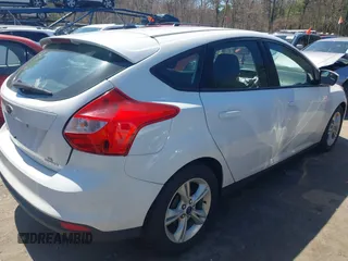 2014 Ford Focus SE with VIN 1FADP3K25EL296593, listed as a IAAI auction lot 42056203 with 116,766 mi miles. Bid and sale history available at carsss.com. Image 4.