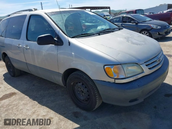 2002 Toyota Sienna CE with VIN 4T3ZF19C82U456772, listed as a IAAI auction lot 41880102 with 288,228 mi miles. Bid and sale history available at carsss.com. Image 1.