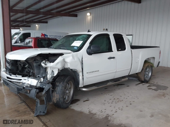 2011 Chevrolet Silverado 1500 LS with VIN 1GCRCREA3BZ445772, listed as a IAAI auction lot 41922183 with 140,429 mi miles. Bid and sale history available at carsss.com. Image 16.