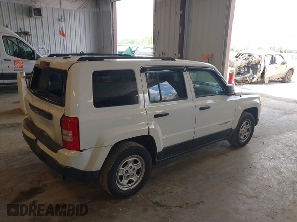 2016 Jeep Patriot Sport with VIN 1C4NJPBA4GD809148, listed as a IAAI auction lot 42278314 with 120,374 mi miles and . Bid and sale history available at DreamBid. Image 4.