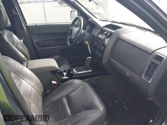 2008 Ford Escape Limited with VIN 1FMCU94108KA71185, listed as a IAAI auction lot 41737102 with 224,666 mi miles. Bid and sale history available at carsss.com. Image 5.