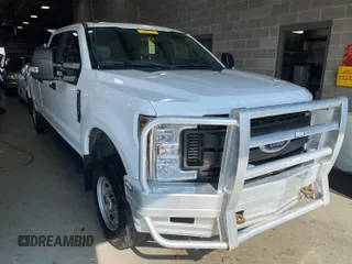 2019 Ford F-250 XL with VIN 1FT7W2B63KED87191, listed as a IAAI auction lot 42841798 with 188,642 mi miles and . Bid and sale history available at DreamBid. Image 14.