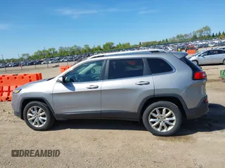 2016 Jeep Cherokee Limited with VIN 1C4PJMDB1GW373585, listed as a IAAI auction lot 42231662 with 187,752 mi miles and . Bid and sale history available at DreamBid. Image 14.