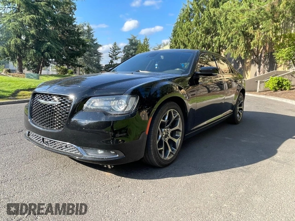 2018 Chrysler 300 S z VIN 2C3CCABG5JH313938, wystawiony jako Copart lot #60175405 z przebiegiem 122 155 mil mil oraz Szkoda całkowita • Salvage title. Historia ofert i sprzedaży dostępna na DreamBid. Obrazek 2.