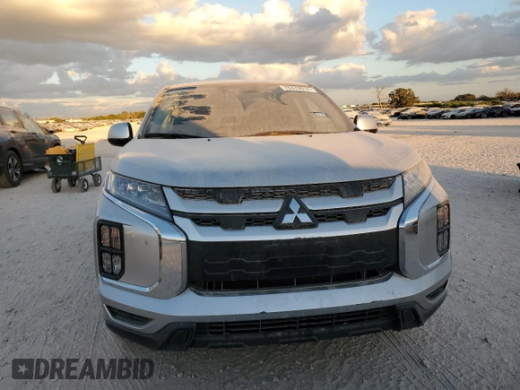 2021 Mitsubishi Outlander ES z VIN JA4APUAU8MU035256, wystawiony jako Copart lot #78370014 z przebiegiem Nie podano mil oraz Szkoda całkowita • Salvage title. Historia ofert i sprzedaży dostępna na DreamBid. Obrazek 5.