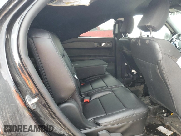 2022 Ford Police Interceptor Utility z VIN 1FM5K8AB2NGA58118, wystawiony jako Copart lot #54846645 z przebiegiem Nie podano mil oraz Szkody całkowita. Historia ofert i sprzedaży dostępna na DreamBid. Obrazek 10.