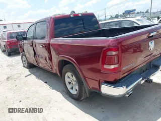 2019 Ram 1500 Laramie z VIN 1C6SRFJTXKN652650, wystawiony jako IAAI lot #42553987 z przebiegiem 78 609 mil mil oraz . Historia ofert i sprzedaży dostępna na DreamBid. Obrazek 3.