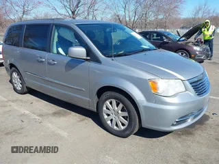 2013 Chrysler Town & Country Touring with VIN 2C4RC1BG9DR777819, listed as a IAAI auction lot 41824692 with 138,702 mi miles. Bid and sale history available at carsss.com. Image 1.