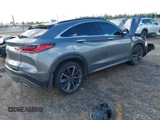 2023 Infiniti QX55 Luxe z VIN 3PCAJ5JR3PF106482, wystawiony jako IAAI lot #40831385 z przebiegiem 33 013 mil mil oraz . Historia ofert i sprzedaży dostępna na DreamBid. Obrazek 4.