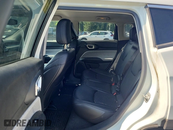 2022 Jeep Compass Latitude with VIN 3C4NJDBB3NT205928, listed as a IAAI auction lot 42832409 with 22,634 mi miles and . Bid and sale history available at DreamBid. Image 24.
