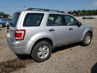 2011 Ford Escape XLS z VIN 1FMCU0C77BKB10475, wystawiony jako Copart lot #65480065 z przebiegiem 90 760 mil mil oraz Czysty tytuł • Clean title. Historia ofert i sprzedaży dostępna na DreamBid. Obrazek 3.