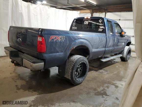 2014 Ford Super Duty F-250 SRW XLT with VIN 1FT7X2BT4EEA30982, listed as a Copart auction lot 77972454 with 261,755 mi miles and Salvage Title. Bid and sale history available at carsss.com. Image 3.