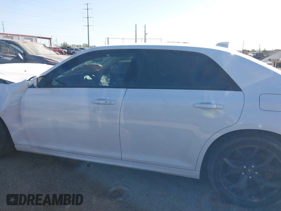 2022 Chrysler 300 Touring L with VIN 2C3CCADG9NH116354, listed as a IAAI auction lot 41753939 with 24,121 mi miles. Bid and sale history available at carsss.com. Image 15.