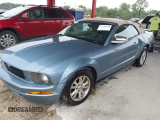 2007 Ford Mustang Deluxe with VIN 1ZVFT84N375260554, listed as a IAAI auction lot 42740799 with 162,939 mi miles and . Bid and sale history available at DreamBid. Image 2.