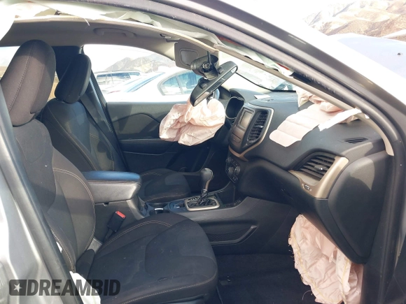 2016 Jeep Cherokee Latitude with VIN 1C4PJLCB8GW200545, listed as a IAAI auction lot 41593688 with 1 mi miles. Bid and sale history available at carsss.com. Image 5.