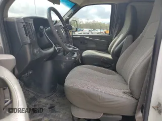 2012 Chevrolet Express Cargo z VIN 1GCSGAFX2C1141147, wystawiony jako Copart lot #54799115 z przebiegiem 286 137 mil mil oraz Czysty tytuł • Clean title. Historia ofert i sprzedaży dostępna na DreamBid. Obrazek 7.