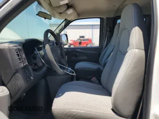 2007 Chevrolet Express Passenger z VIN 1GAHG39U971146710, wystawiony jako Copart lot #57608615 z przebiegiem 30 565 mil mil oraz Szkoda całkowita • Salvage title. Historia ofert i sprzedaży dostępna na DreamBid. Obrazek 7.