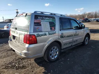 2006 Lincoln Navigator Luxury with VIN 5LMFU28546LJ12469, listed as a Copart auction lot 45555725 with 171,199 mi miles and Salvage Title. Bid and sale history available at carsss.com. Image 3.