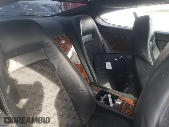 2004 Bentley Continental GT GT z VIN SCBCR63W74C022266, wystawiony jako Copart lot #45293244 z przebiegiem Nie podano mil oraz . Historia ofert i sprzedaży dostępna na DreamBid. Obrazek 10.