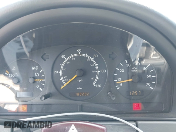 1998 Mercedes-Benz M 320/430/500 z VIN 4JGAB54E3WA045658, wystawiony jako IAAI lot #42150213 z przebiegiem 189 202 mil mil oraz . Historia ofert i sprzedaży dostępna na DreamBid. Obrazek 7.