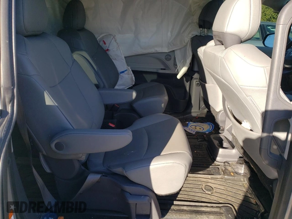 2021 Toyota Sienna XLE with VIN 5TDYSKFC1MS017712, listed as a Copart auction lot 42992415 with 47,600 mi miles and Salvage Title. Bid and sale history available at carsss.com. Image 11.