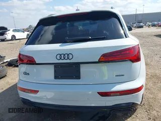 2024 Audi Q5 S line Premium Plus с VIN WA1E2AFYXR2135114, выставлен на аукционе IAAI как лот 41734594 с пробегом 2 354 миль миль и . История ставок и продаж доступна на DreamBid. Изображение 17.