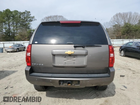2013 Chevrolet Tahoe LT z VIN 1GNSKBE03DR181613, wystawiony jako Copart lot #49804675 z przebiegiem 227 939 mil mil oraz Szkoda całkowita • Salvage title. Historia ofert i sprzedaży dostępna na DreamBid. Obrazek 6.