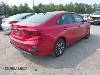 2023 Kia Forte LXS z VIN 3KPF24AD2PE590555, wystawiony jako IAAI lot #42395185 z przebiegiem 57 678 mil mil oraz . Historia ofert i sprzedaży dostępna na DreamBid. Obrazek 4.