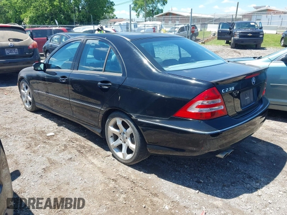 2007 Mercedes-Benz C 230 Sport z VIN WDBRF52H97F909477, wystawiony jako IAAI lot #42182118 z przebiegiem 174 638 mil mil oraz . Historia ofert i sprzedaży dostępna na DreamBid. Obrazek 3.