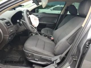 2010 Ford Fusion SE z VIN 3FAHP0HA3AR387128, wystawiony jako Copart lot #59149735 z przebiegiem Nie podano mil oraz Nie do naprawy • Non repairable. Historia ofert i sprzedaży dostępna na DreamBid. Obrazek 7.