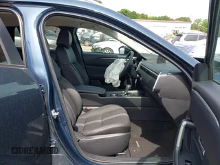 2025 Mazda CX-50 S Preferred with VIN 7MMVABBM1SN346708, listed as a IAAI auction lot 42174230 with 5,650 mi miles and . Bid and sale history available at carsss.com. Image 5.