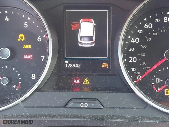 2019 Volkswagen Tiguan SE with VIN 3VV2B7AX5KM109109, listed as a IAAI auction lot 41768355 with 128,942 mi miles. Bid and sale history available at carsss.com. Image 16.