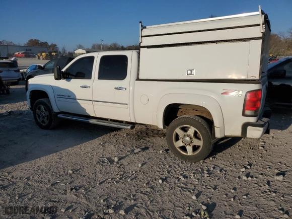 2011 GMC Sierra 2500HD Denali with VIN 1GT125CG4BF136605, listed as a Copart auction lot 83184234 with 221,476 mi miles and Salvage Title. Bid and sale history available at carsss.com. Image 2.