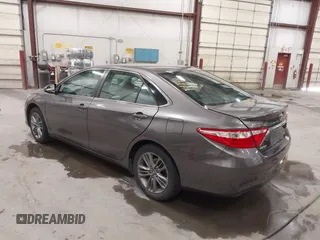 2017 Toyota Camry XLE z VIN 4T1BF1FK5HU389773, wystawiony jako IAAI lot #42189385 z przebiegiem 133 860 mil mil oraz . Historia ofert i sprzedaży dostępna na DreamBid. Obrazek 3.