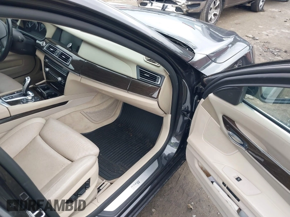 2010 BMW 7 Series 750Li с VIN WBAKB8C51ACY63184, выставлен на аукционе IAAI как лот 41495351 с пробегом 145 463 миль миль и . История ставок и продаж доступна на DreamBid. Изображение 5.