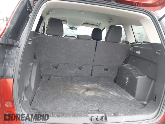 2019 Ford Escape SE z VIN 1FMCU0GD2KUC52592, wystawiony jako IAAI lot #41939458 z przebiegiem 101 029 mil mil oraz . Historia ofert i sprzedaży dostępna na DreamBid. Obrazek 18.