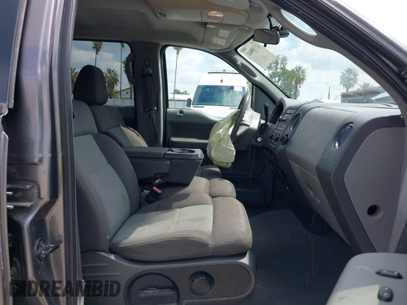 2005 Ford F-150 XLT with VIN 1FTPW12525KC03172, listed as a IAAI auction lot 42139841 with 125,258 mi miles. Bid and sale history available at carsss.com. Image 5.