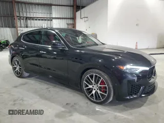 2022 Maserati Levante with VIN ZN661YUM1NX400441, listed as a Copart auction lot 84326324 with 11,966 mi miles and Salvage title. Bid and sale history available at DreamBid. Image 4.