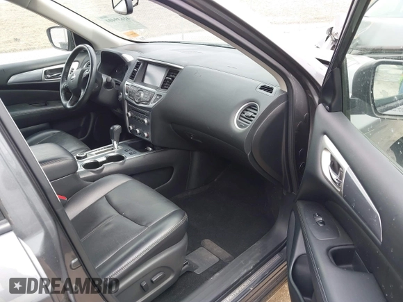 2019 Nissan Pathfinder S z VIN 5N1DR2MM7KC593207, wystawiony jako IAAI lot #41639401 z przebiegiem 71 494 mil mil oraz . Historia ofert i sprzedaży dostępna na DreamBid. Obrazek 5.