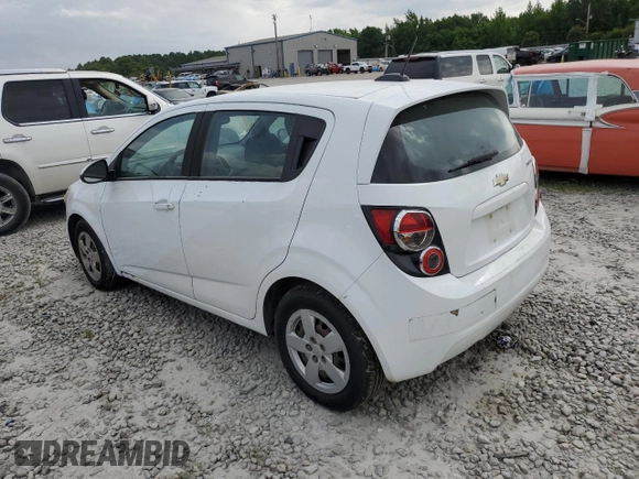 2016 Chevrolet Sonic LS z VIN 1G1JA6SH7G4175526, wystawiony jako Copart lot #55615685 z przebiegiem 178 691 mil mil oraz Czysty tytuł • Clean title. Historia ofert i sprzedaży dostępna na DreamBid. Obrazek 2.