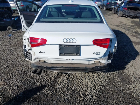 2014 Audi A4 Premium Plus z VIN WAUFFAFL3EN034800, wystawiony jako IAAI lot #41395182 z przebiegiem 25 973 mil mil oraz . Historia ofert i sprzedaży dostępna na DreamBid. Obrazek 6.