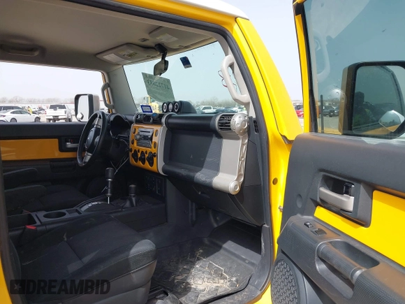2007 Toyota FJ Cruiser with VIN JTEBU11F670079735, listed as a IAAI auction lot 41722033 with 171,088 mi miles. Bid and sale history available at carsss.com. Image 5.