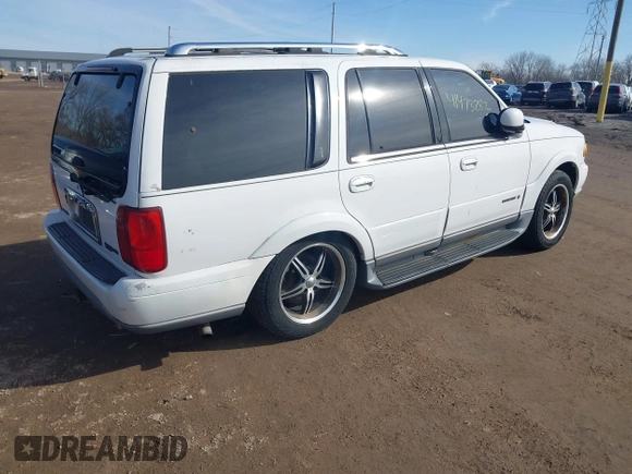 2001 Lincoln Navigator z VIN 5LMFU28R51LJ32175, wystawiony jako IAAI lot #41473282 z przebiegiem 231 832 mil mil oraz . Historia ofert i sprzedaży dostępna na DreamBid. Obrazek 4.
