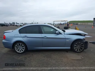2011 BMW 3 Series 328i z VIN WBAPH5G50BNM83904, wystawiony jako IAAI lot #41736433 z przebiegiem 81 158 mil mil oraz . Historia ofert i sprzedaży dostępna na DreamBid. Obrazek 14.