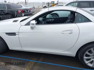 2020 Mercedes-Benz SLC 300 с VIN W1KPK3JA7LF170171, выставлен на аукционе IAAI как лот 42119425 с пробегом 2 408 миль миль и . История ставок и продаж доступна на DreamBid. Изображение 14.