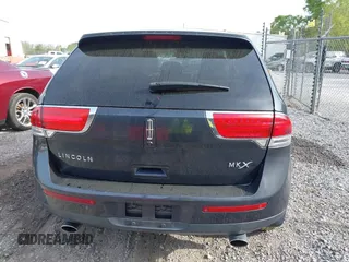 2013 Lincoln MKX z VIN 2LMDJ6JK9DBL22657, wystawiony jako IAAI lot #41864992 z przebiegiem 97 994 mil mil oraz . Historia ofert i sprzedaży dostępna na DreamBid. Obrazek 17.