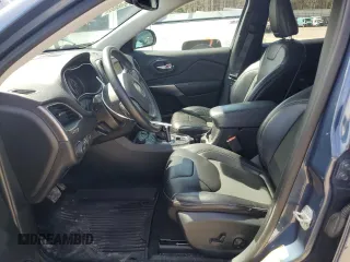 2019 Jeep Cherokee Latitude Plus z VIN 1C4PJMLB6KD438338, wystawiony jako Copart lot #51799865 z przebiegiem 71 810 mil mil oraz Szkody całkowita. Historia ofert i sprzedaży dostępna na DreamBid. Obrazek 7.